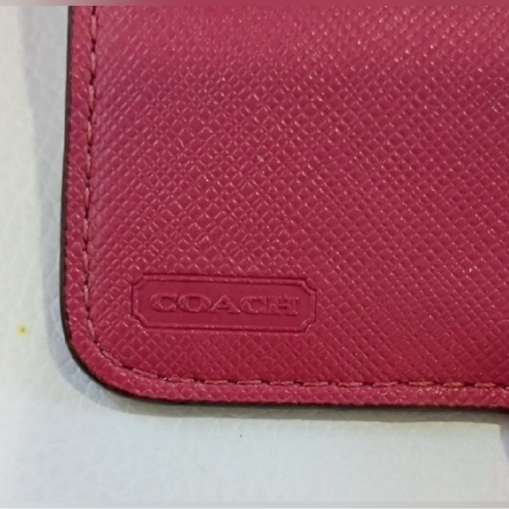 Coach Pink Bow Accent Women's Wallet. Gorgeous. - Picture 4 of 4